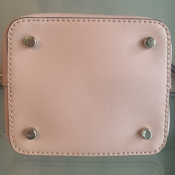 Kate Spade Pippa Flamingo by the Pool Bucket Bag Raffia Trim Pink Crossbody - Picture 5 of 11